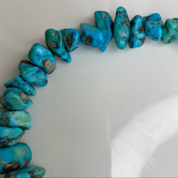 Vintage Navajo Turquoise Nugget and Silver Necklace - Picture 4 of 6